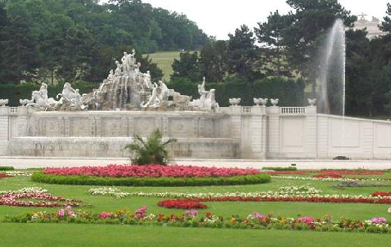 313344-Gardens_at_Schonbrunn_Palace-Vienna.jpg