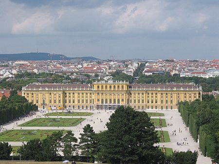 Palacio_de_schönbrunn_01.jpg